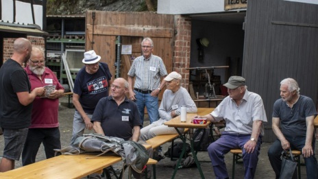 Frühling in Garten und Hof des Einrichmuseums